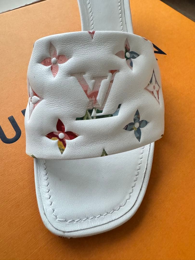 LOUIS VUITTON ホワイト ミュール　みこ