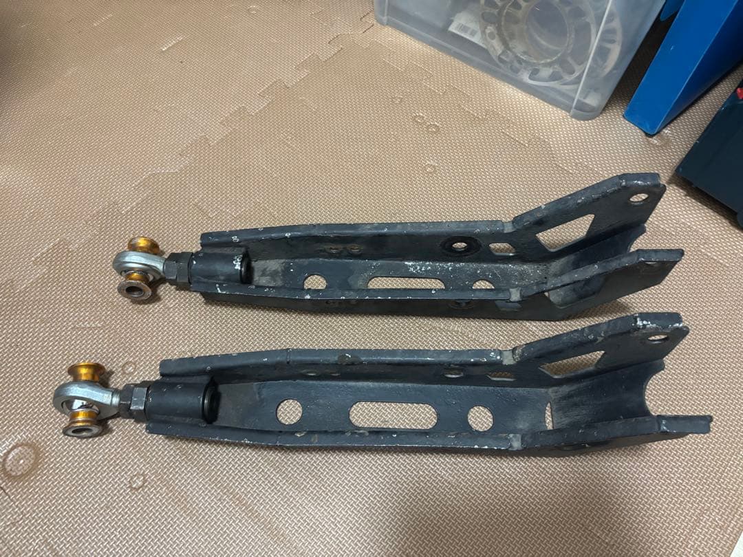 社外ロアアーム　SC430 リア用　クラウン他