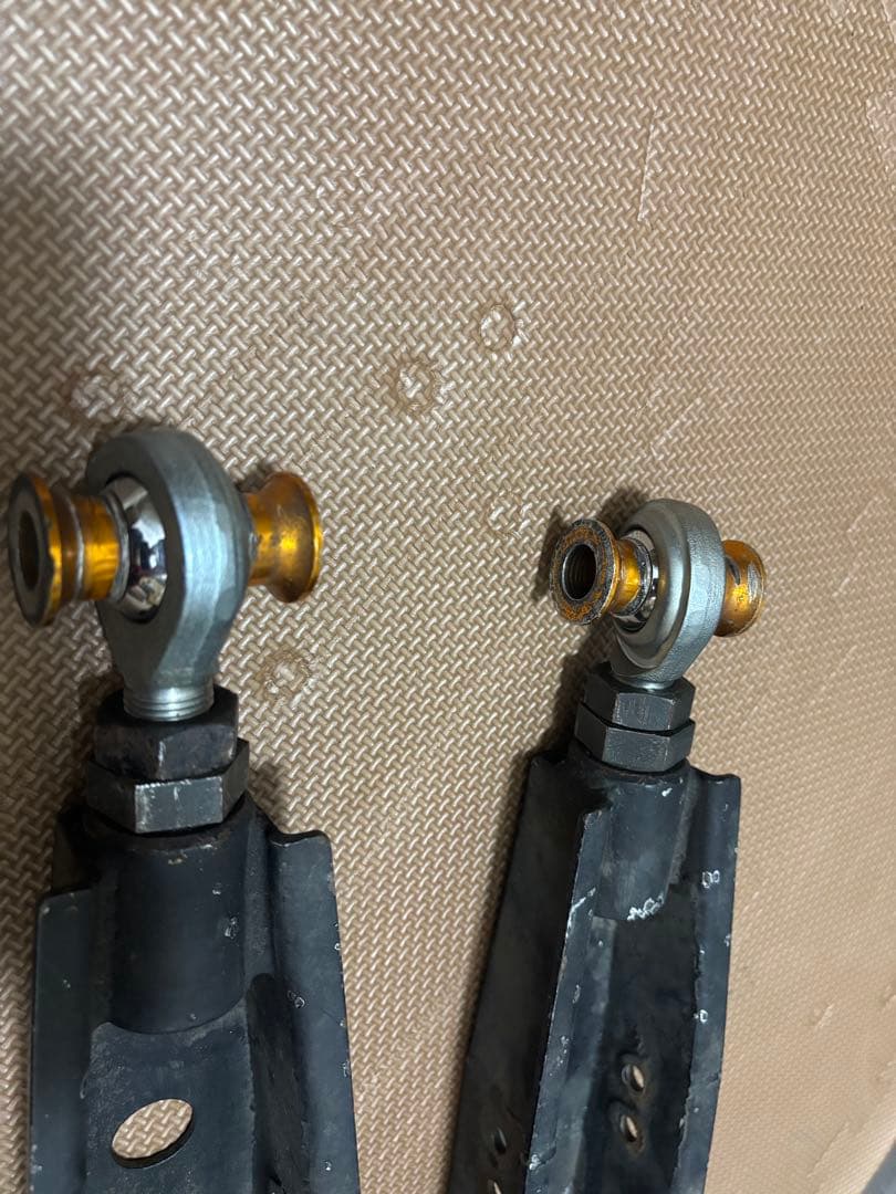 社外ロアアーム　SC430 リア用　クラウン他