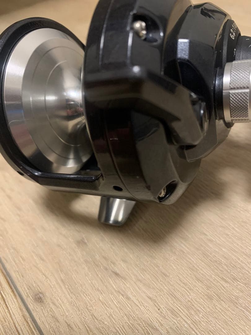 リール SHIMANO TORIUM 2000HG