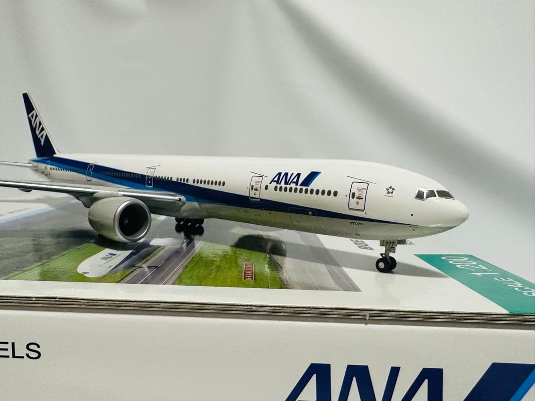 全日空商事 1/200 ANA 777-300ER NH20017