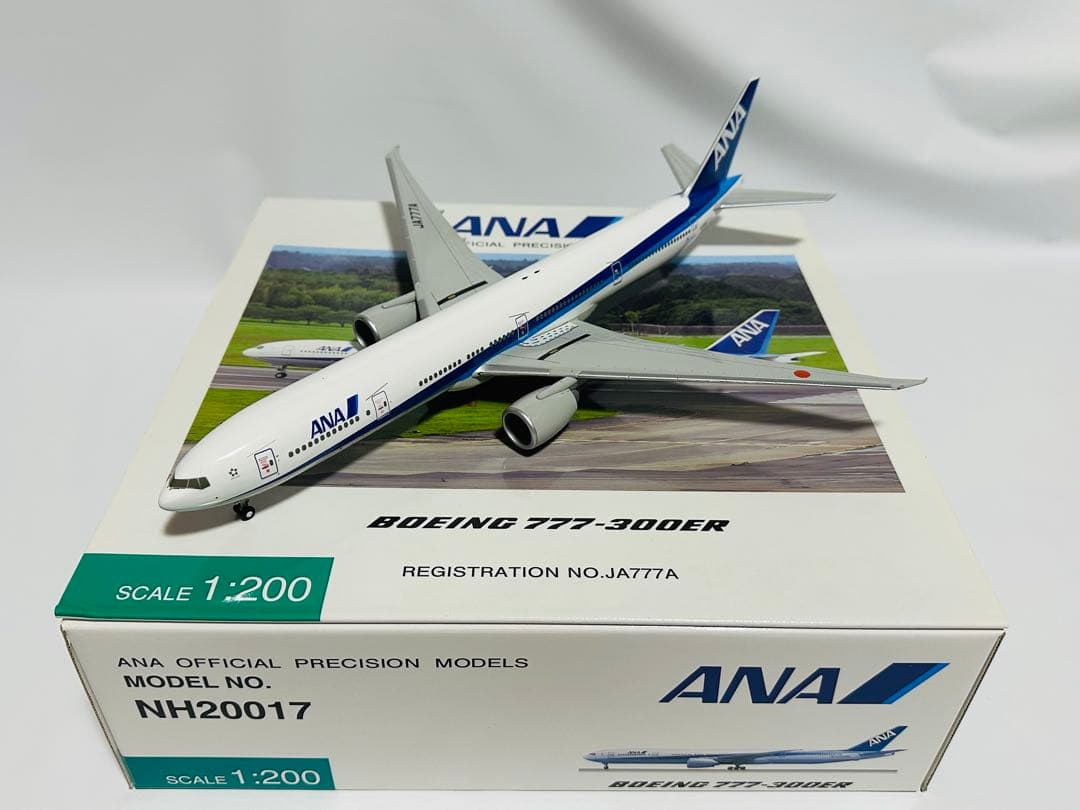 全日空商事 1/200 ANA 777-300ER NH20017