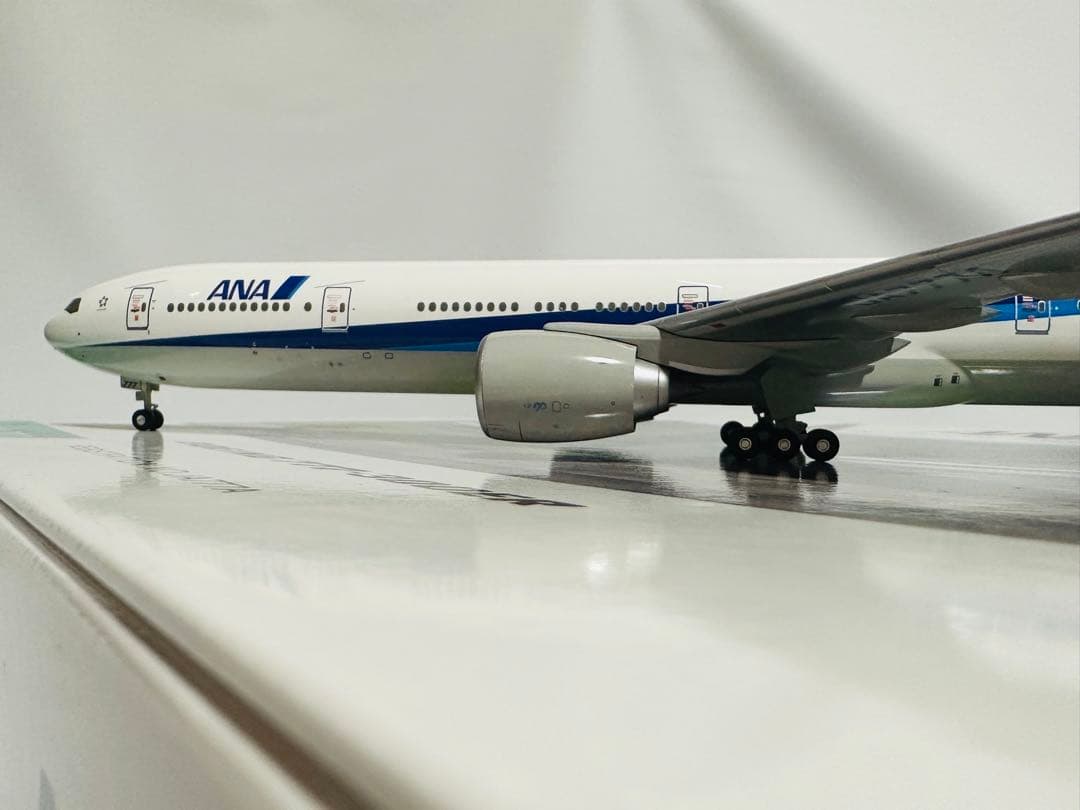 全日空商事 1/200 ANA 777-300ER NH20017