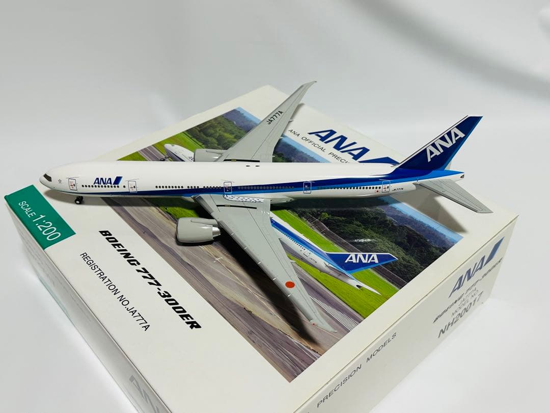 全日空商事 1/200 ANA 777-300ER NH20017