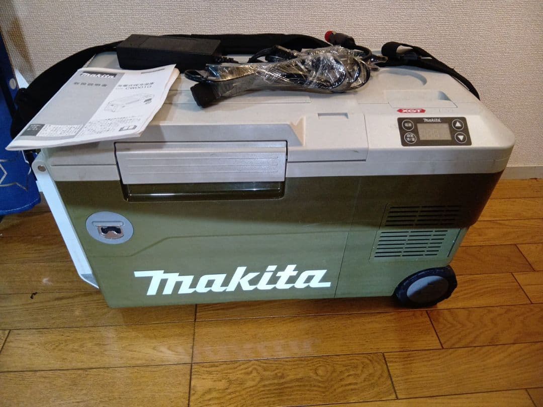 Makita 　CW001G　冷温庫 グリーン
