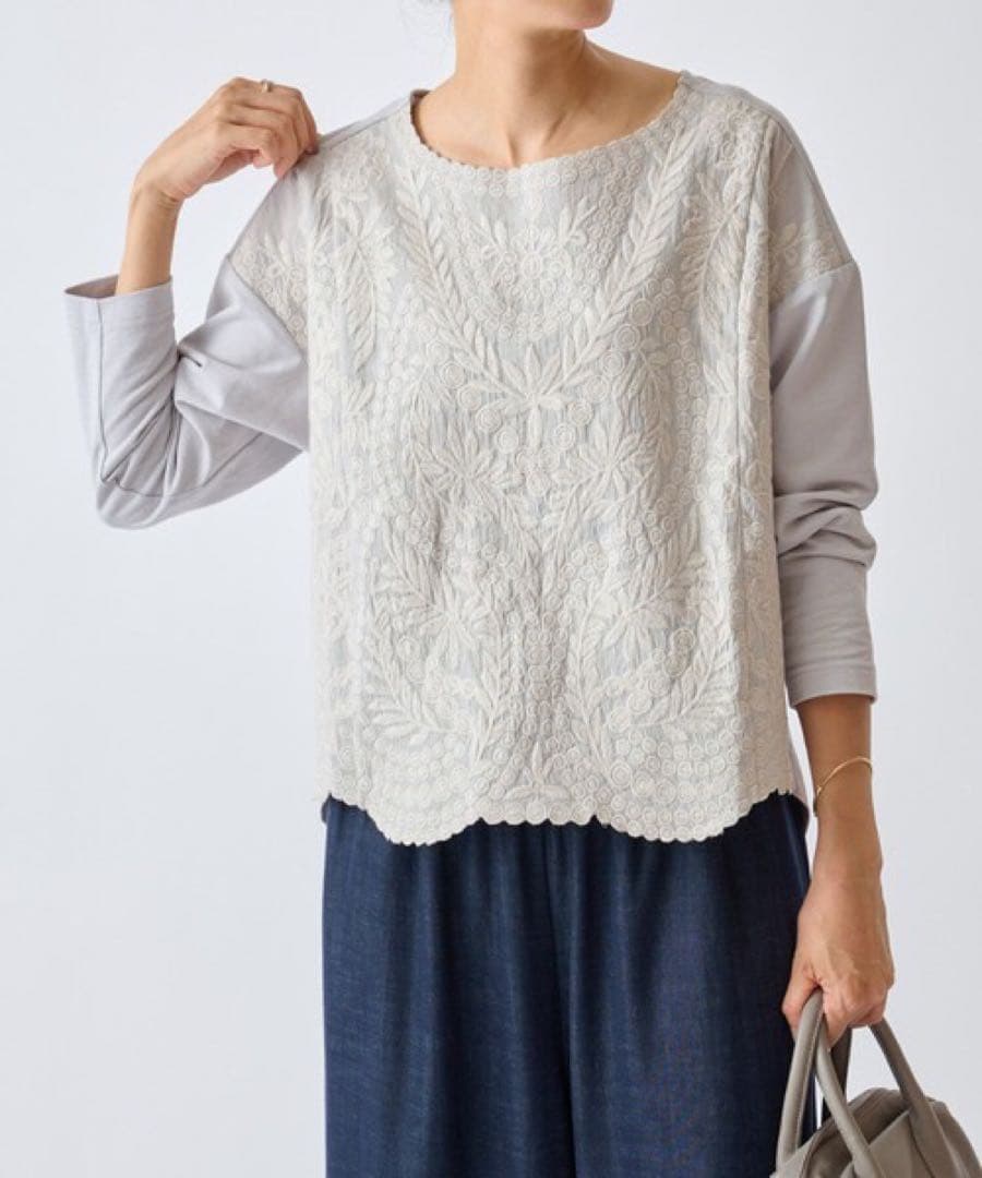 ビアズリー フロント刺繍カットソー