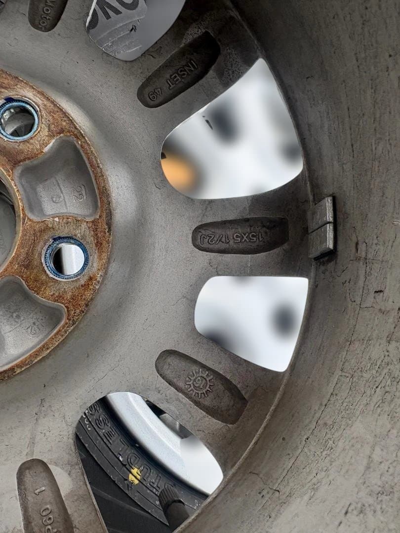 【送料込み】2025年製15インチ スタッドレスタイヤ＆ホイール4本