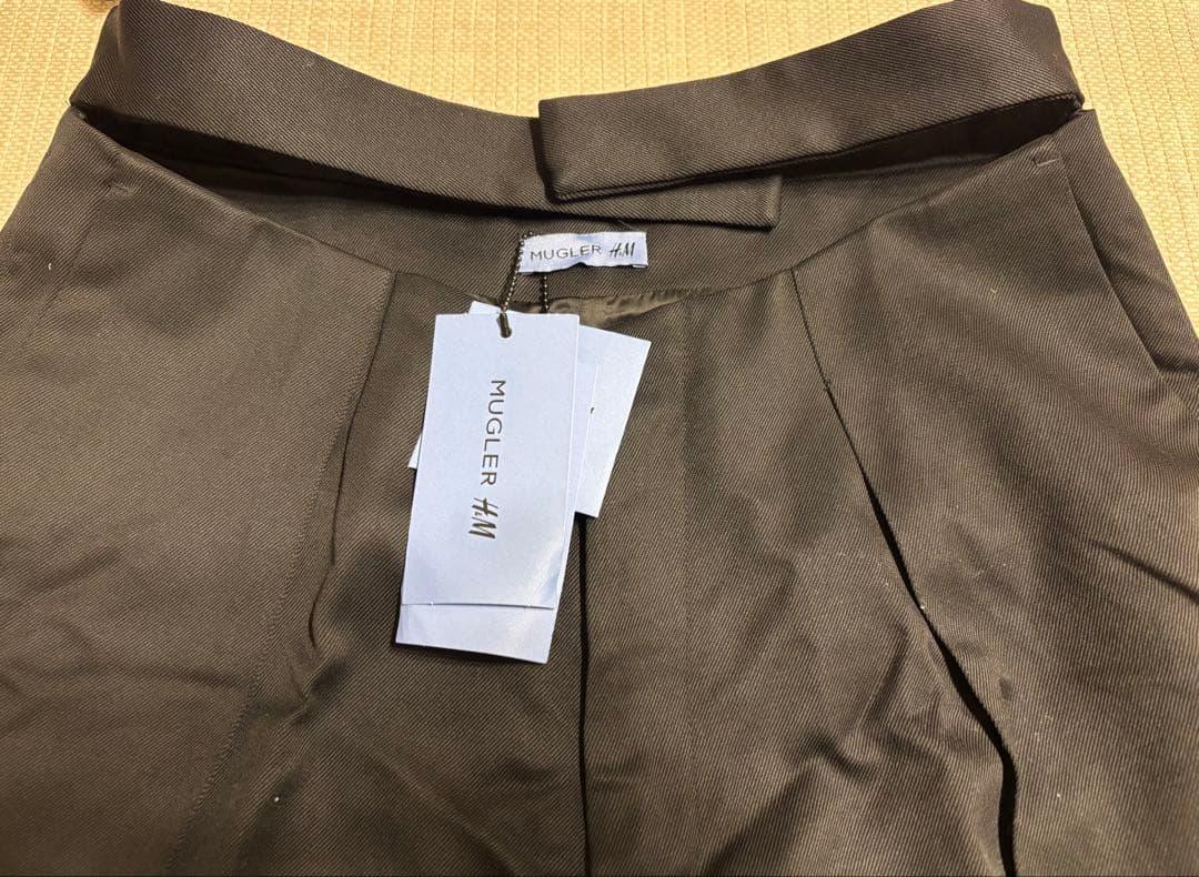 【新品未使用】 mugler ウールカットアウトパンツ　48 ブラック