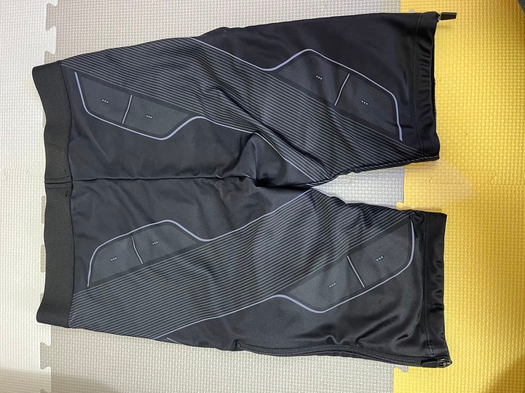 新品未使用SIXPAD トレーニングショーツ ブラックLサイズ メンズ