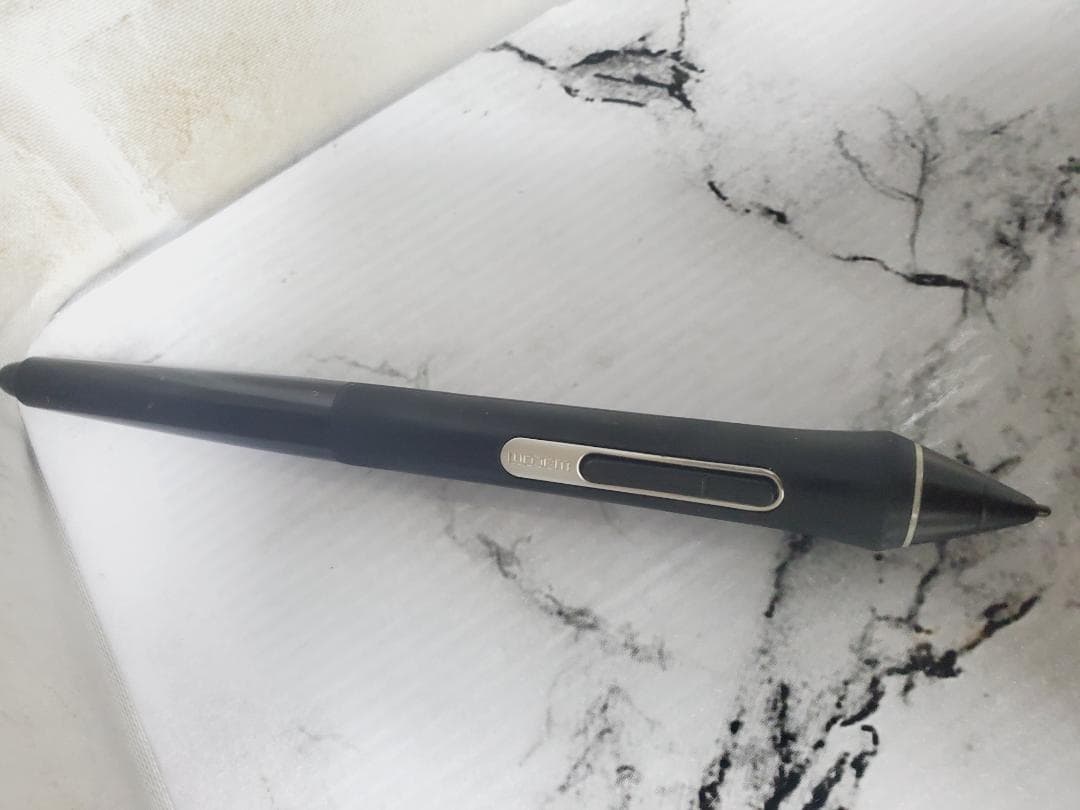 【RR22】Wacom Intuos Pro PTH-660 ペンタブ