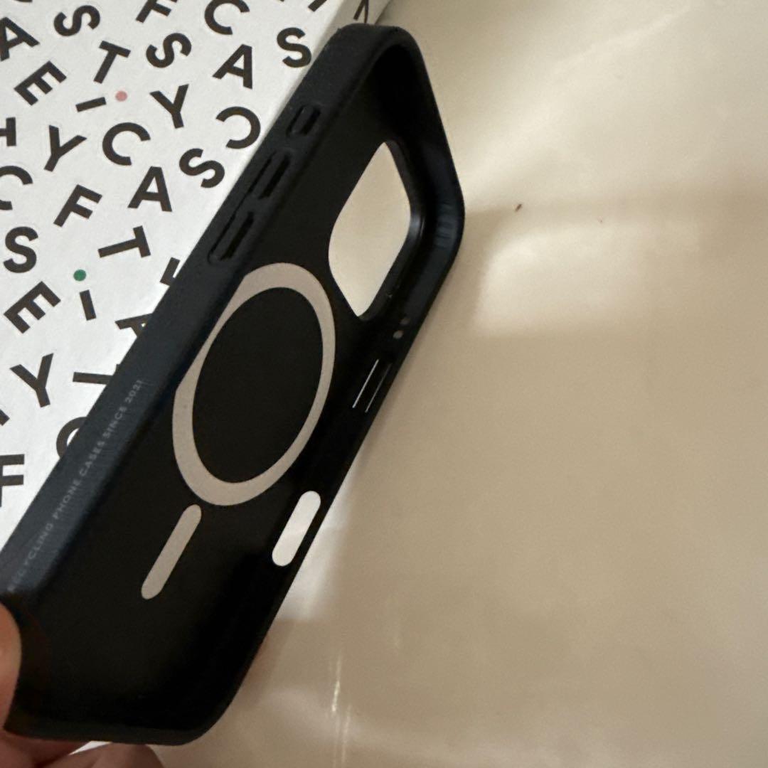 Casetify iPhone用ケース 天使と悪魔デザイン