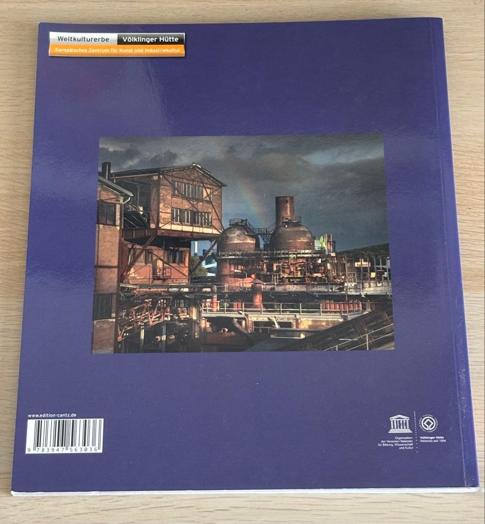 Banksy's Dismaland & Others バンクシー　アートブック