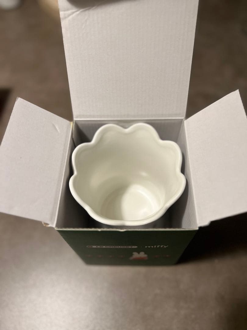 完売品　新品　ル・クルーゼ　ミッフィー コラボ　フラワーベース コットン