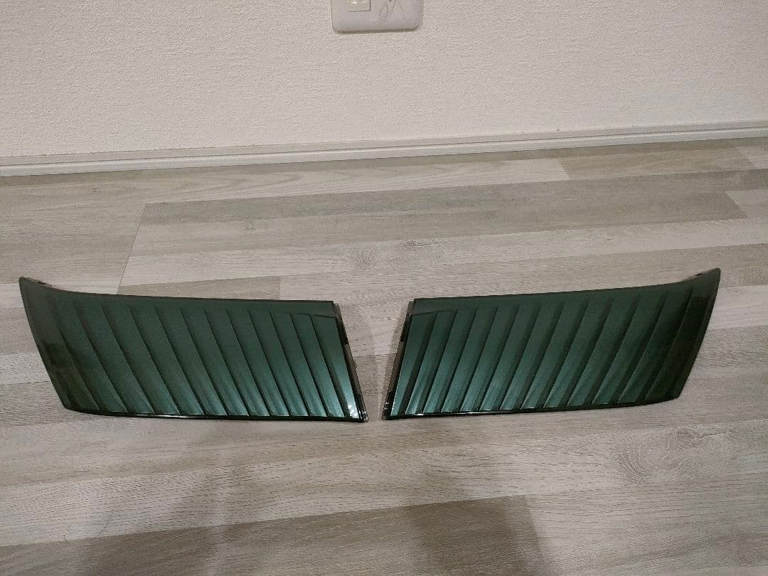 ６０系ハリアー　フロントグリルパネルとグリルアンダーメッキセット