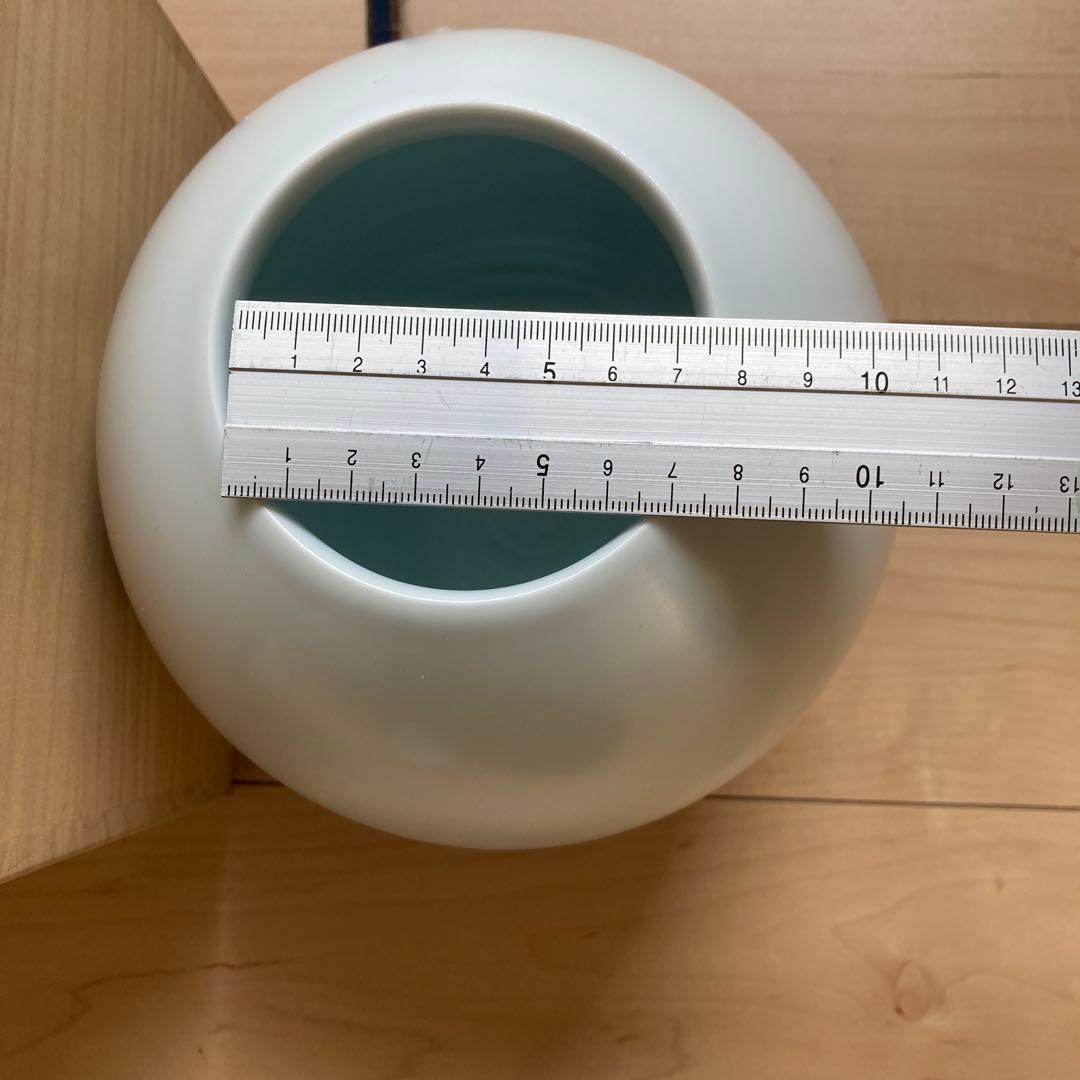 tatara　前田昭博氏の白瓷壺