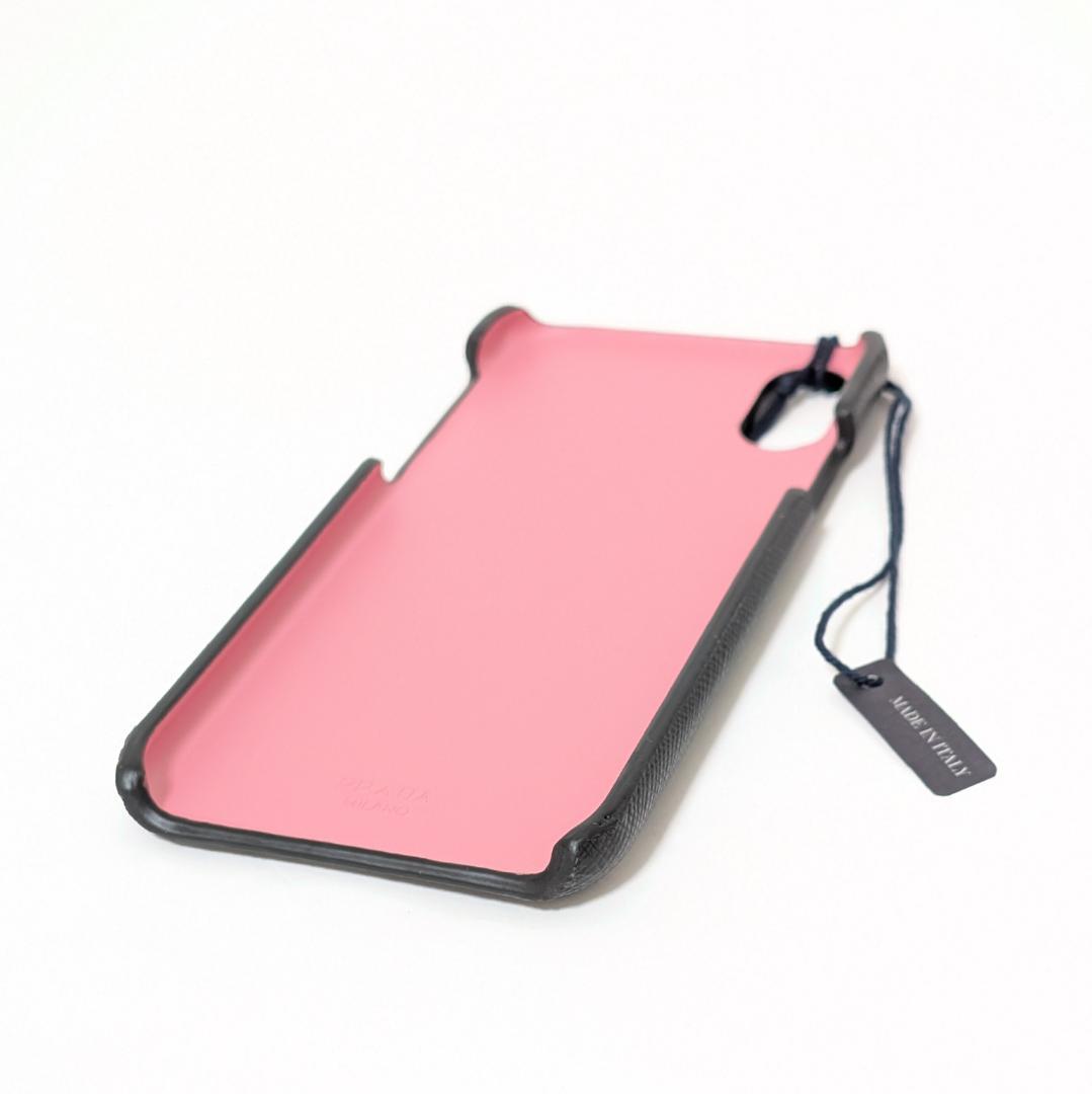 PRADA iPhone X / Xsケース 型押しロゴ レザー 黒×ピンク 犬