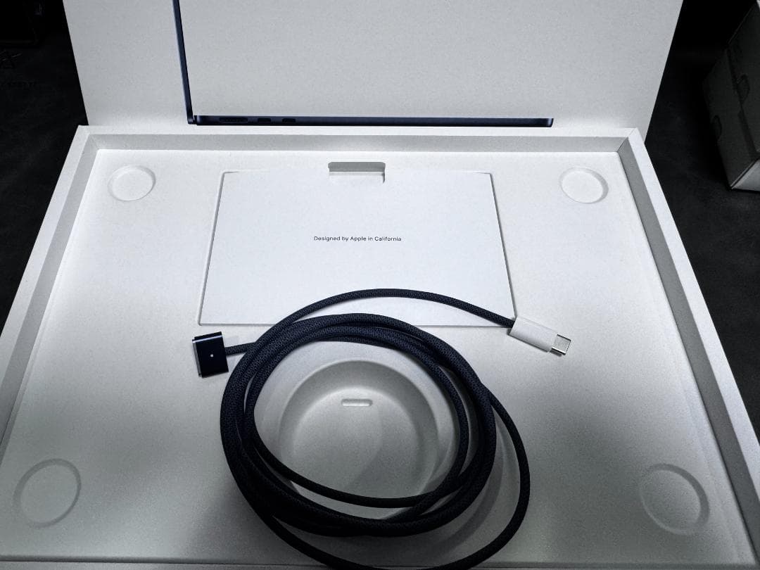 MacBook本体 MacBook Air M2 (2022) 16GB