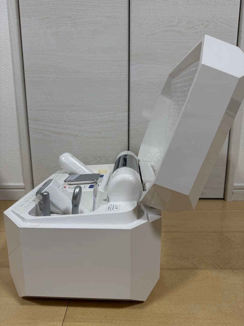 【美品】Saqina Lulucie サキナ ルルシェ LEDライト付 美顔器