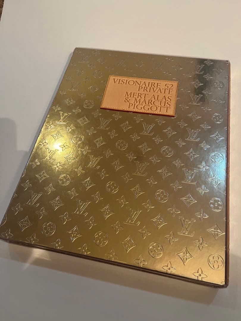 希少号　visionaire 52 ルイヴィトン　美品