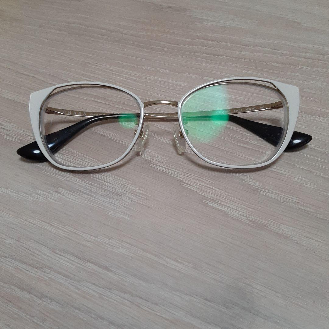 プラダ　メガネ