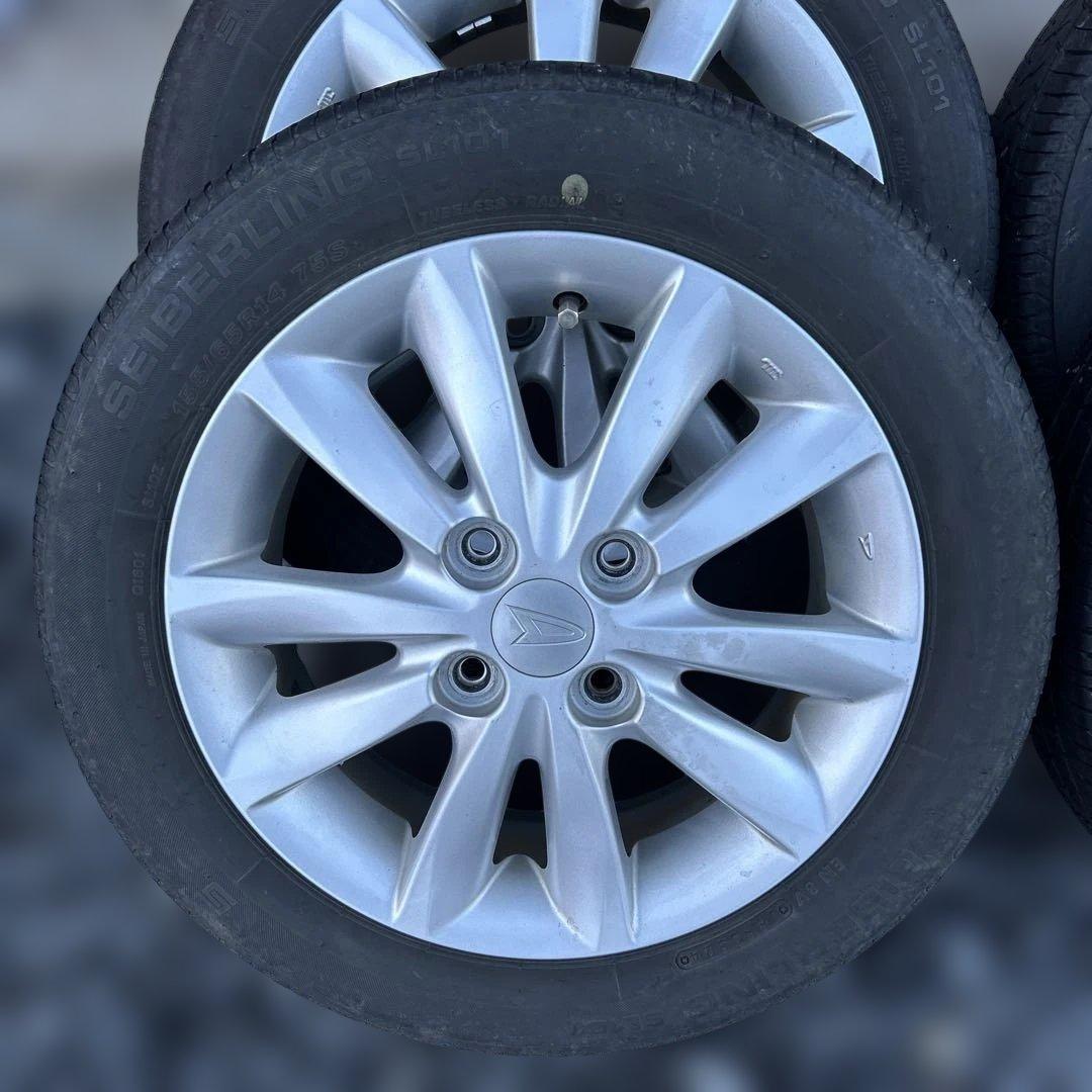 ダイハツ純正タント14インチ タイヤ・ホイールセット