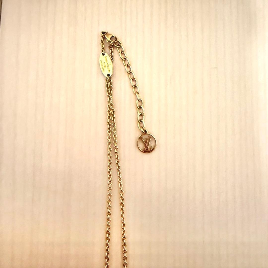 【美品】LOUIS VUITTON ゴールド V字型ネックレス