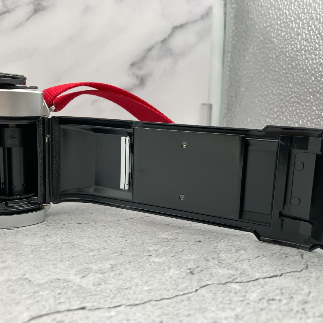 Canon AE-1 Program + 50mm 1:1.8 レンズ