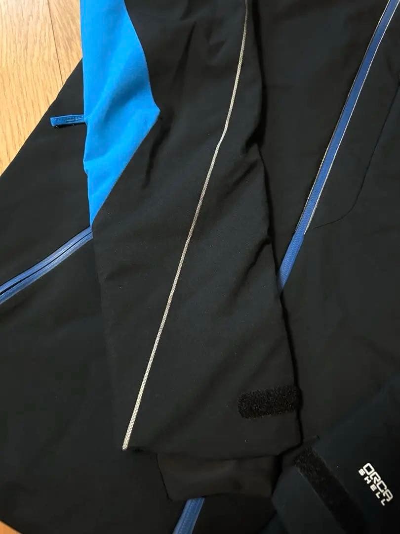 未使用 Phenix フェニックス スキーウェア ジャケット 黒/青 メンズM