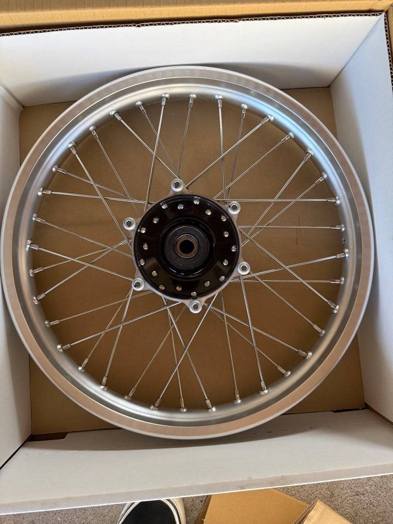 ビ*ズ様 sr400ファイナル　スポークホイル