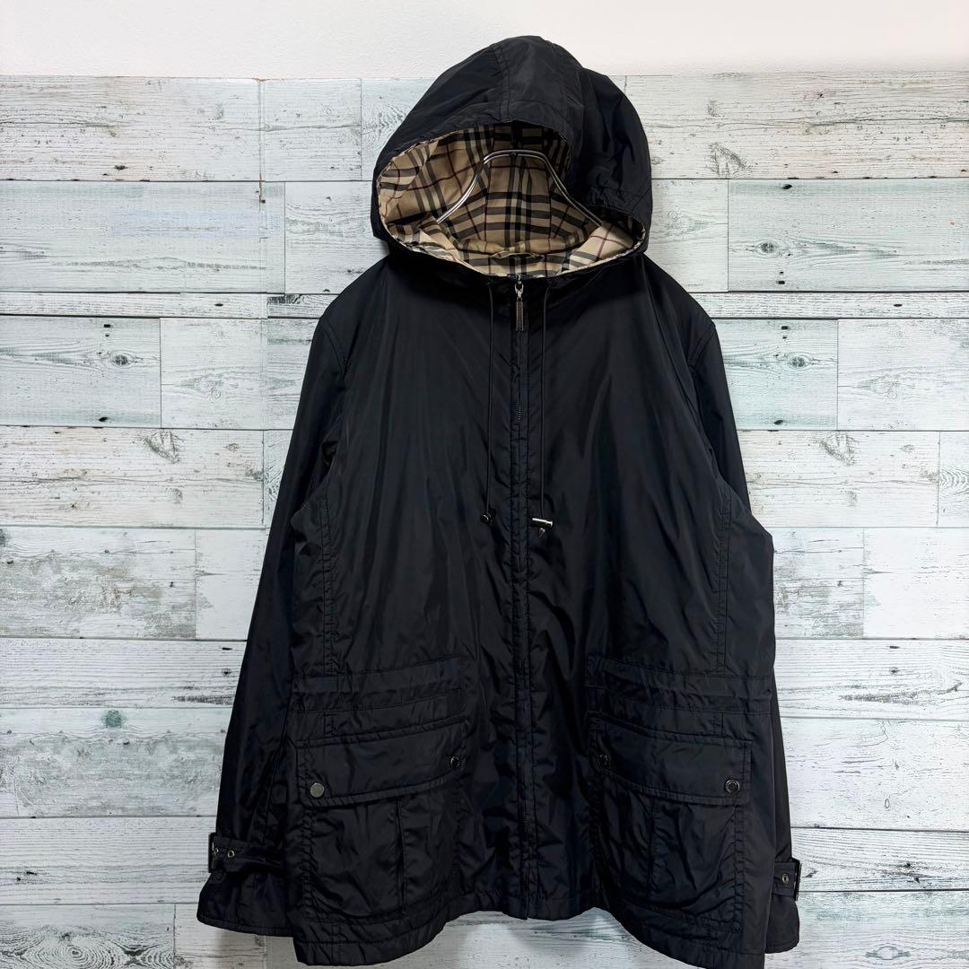 バーバリーロンドン　ナイロンジャケット　フーデッドジャケット　裏地ノバチェック柄