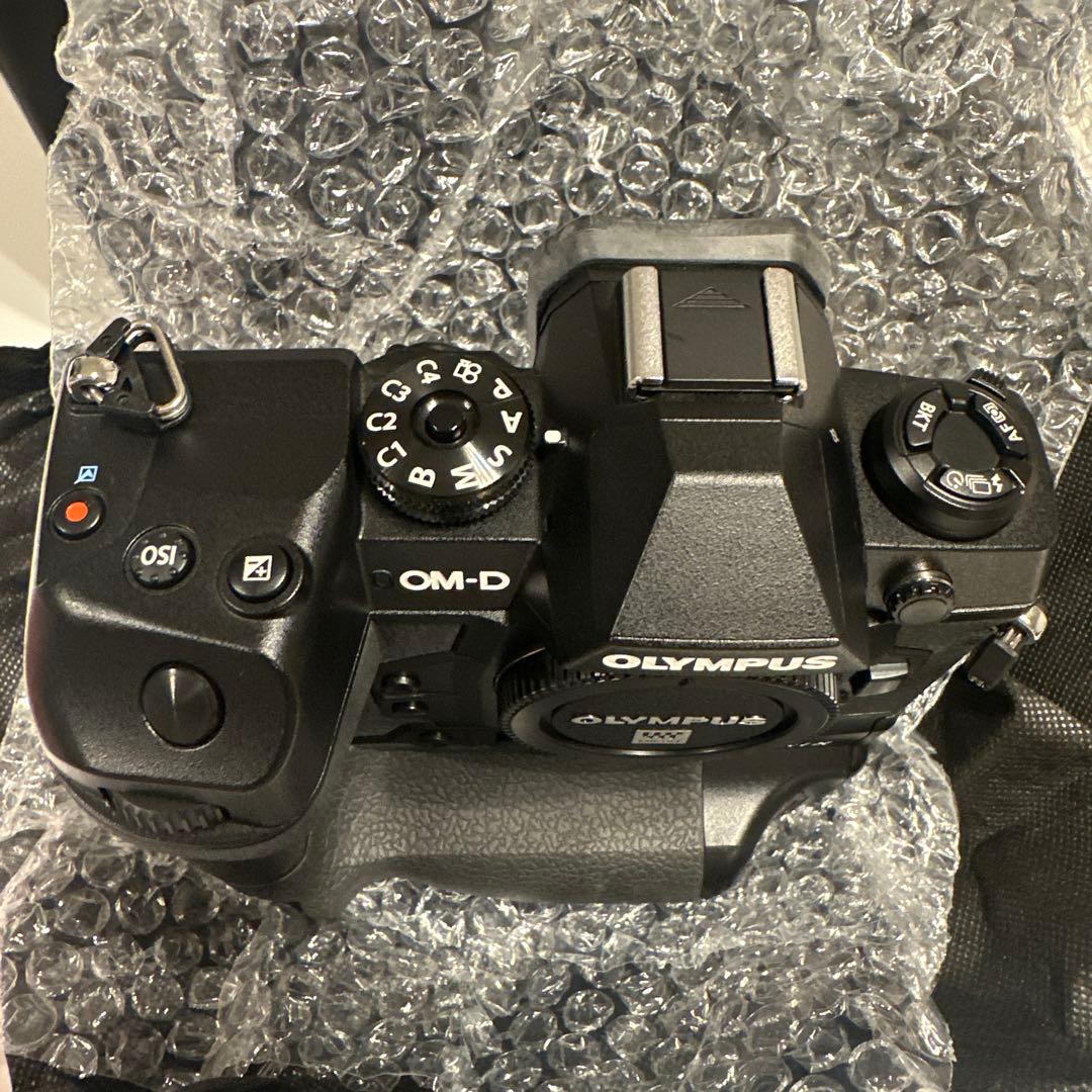 展示品！美品！OLYMPUS OM-D E-M1X デジタル一眼レフカメラ