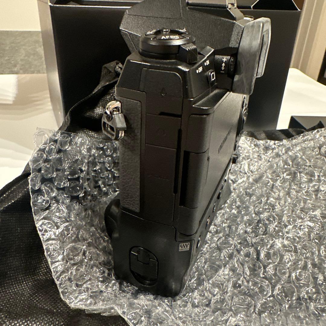展示品！美品！OLYMPUS OM-D E-M1X デジタル一眼レフカメラ