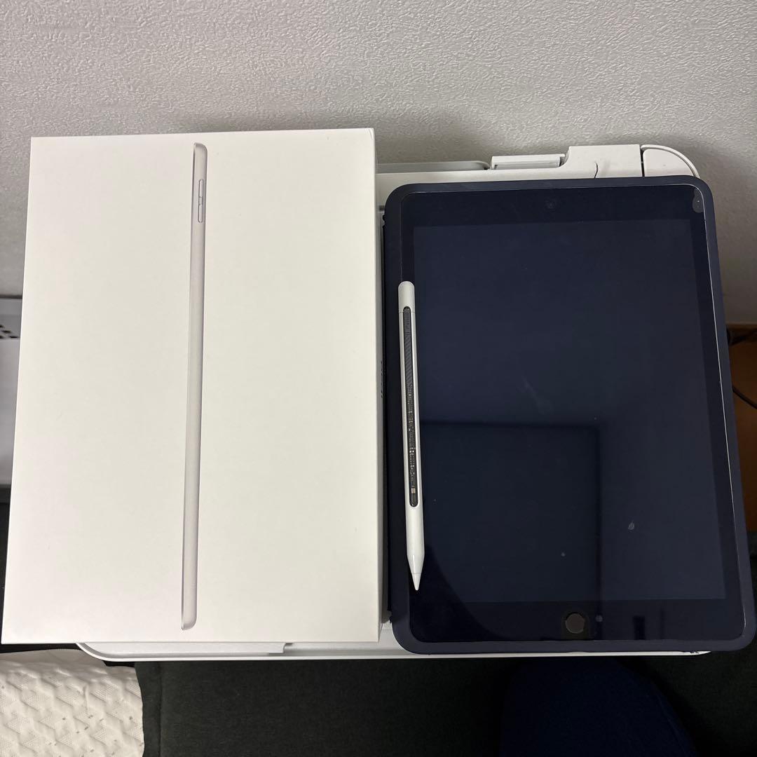値下げ交渉可！Apple iPad 第9世代　シルバー 本体　箱、ケース、ペン付