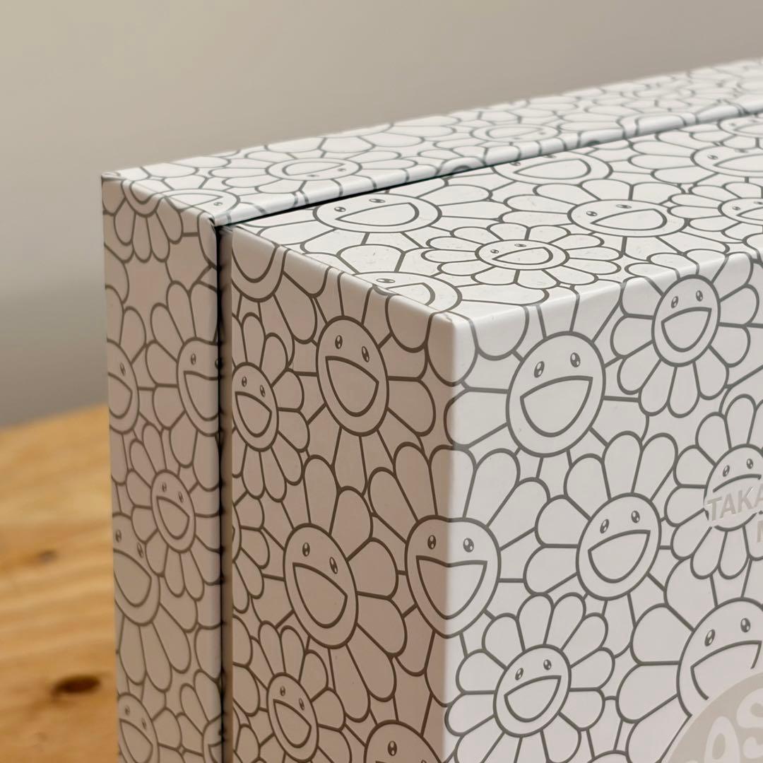 イヤホン TAKASHI MURAKAMI x CASETiFY: MR. DOB