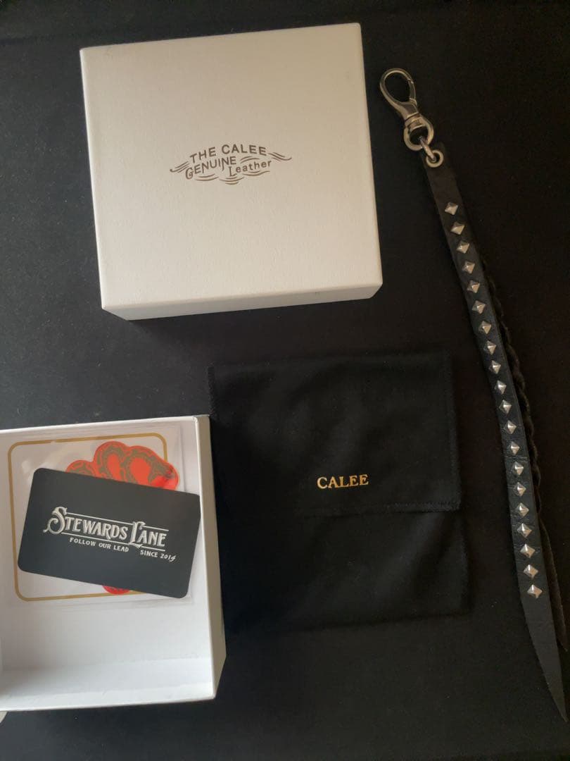 THE CALEE 本革 スタッズ付きキーホルダー