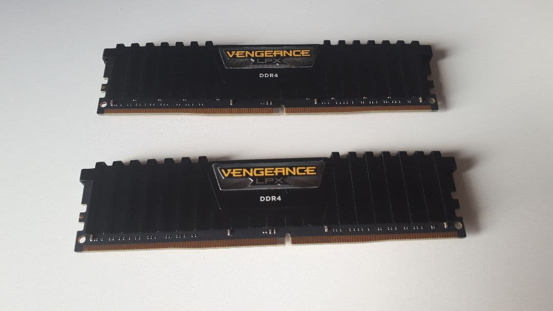 メモリー Corsair Vengeance LPX 32GB(2x16GB) DDR4