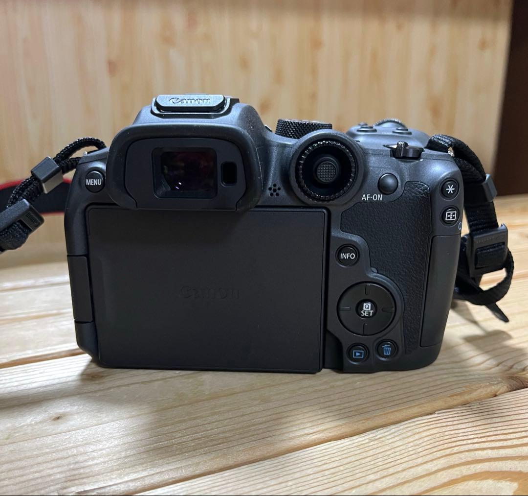 Canon (キャノン) ミラーレス一眼カメラ EOS R7 ボディ