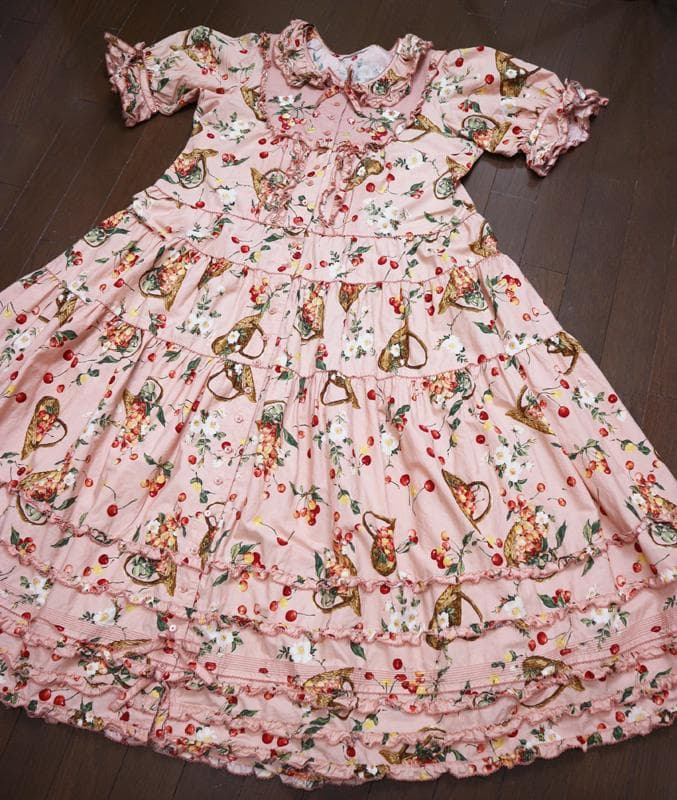 な*お様 ピンクハウス♡野ばらとチェリープリント♡パフスリーブワンピース