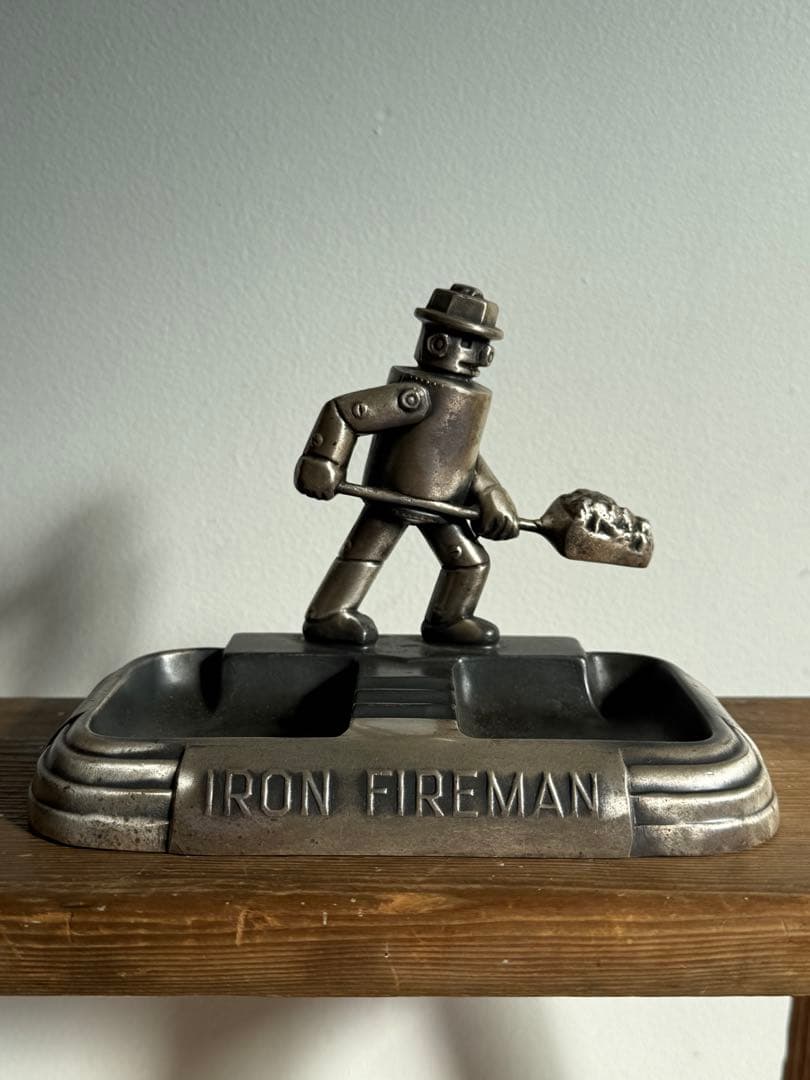 アイアンファイヤーマン　　アッシュトレイ