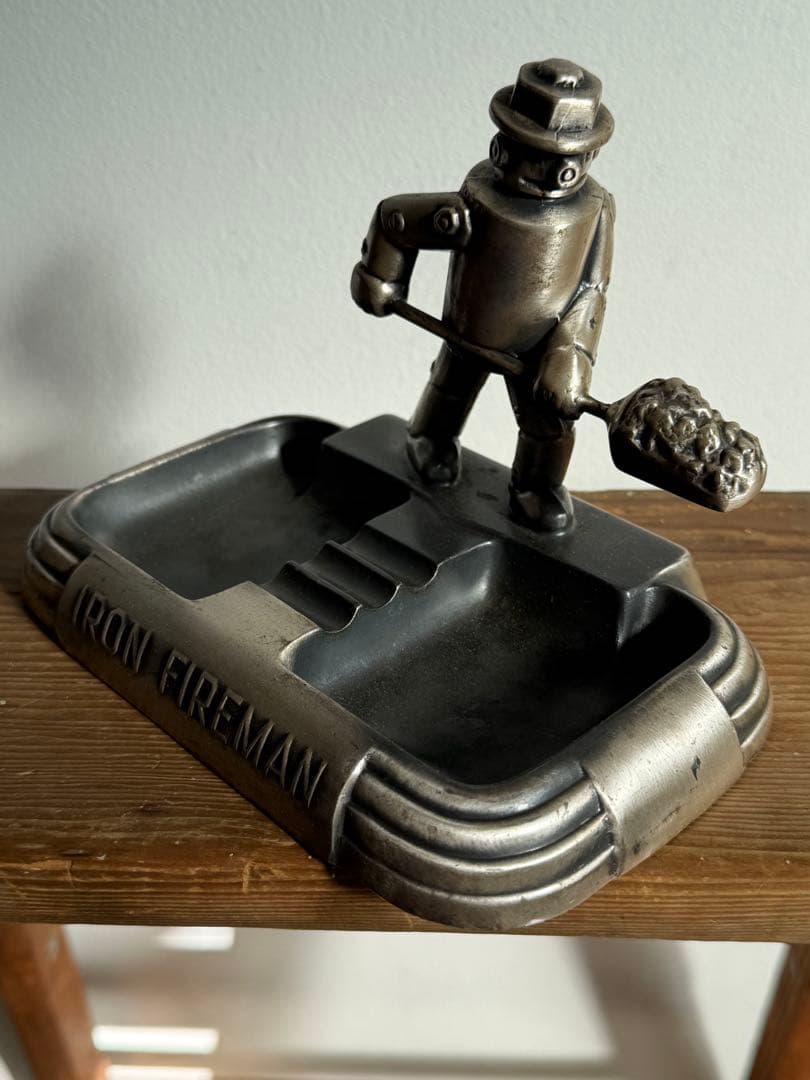 アイアンファイヤーマン　　アッシュトレイ