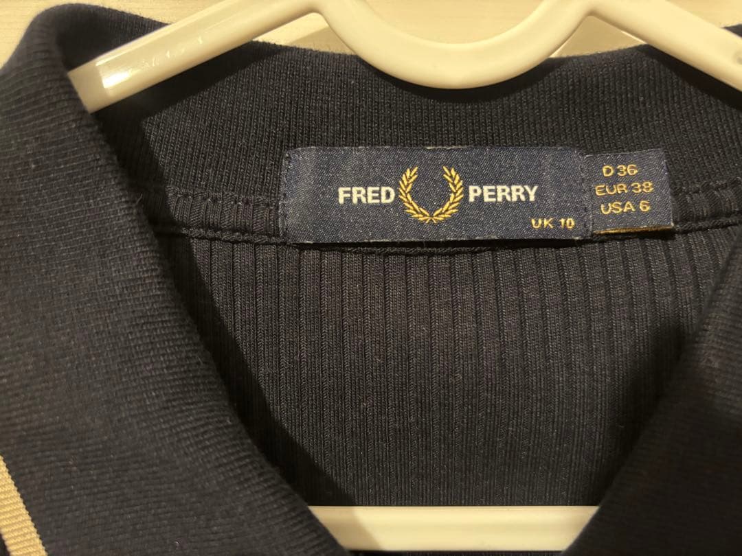 【美品】FRED PERRY ネイビーポロシャツ UK 10 レディース