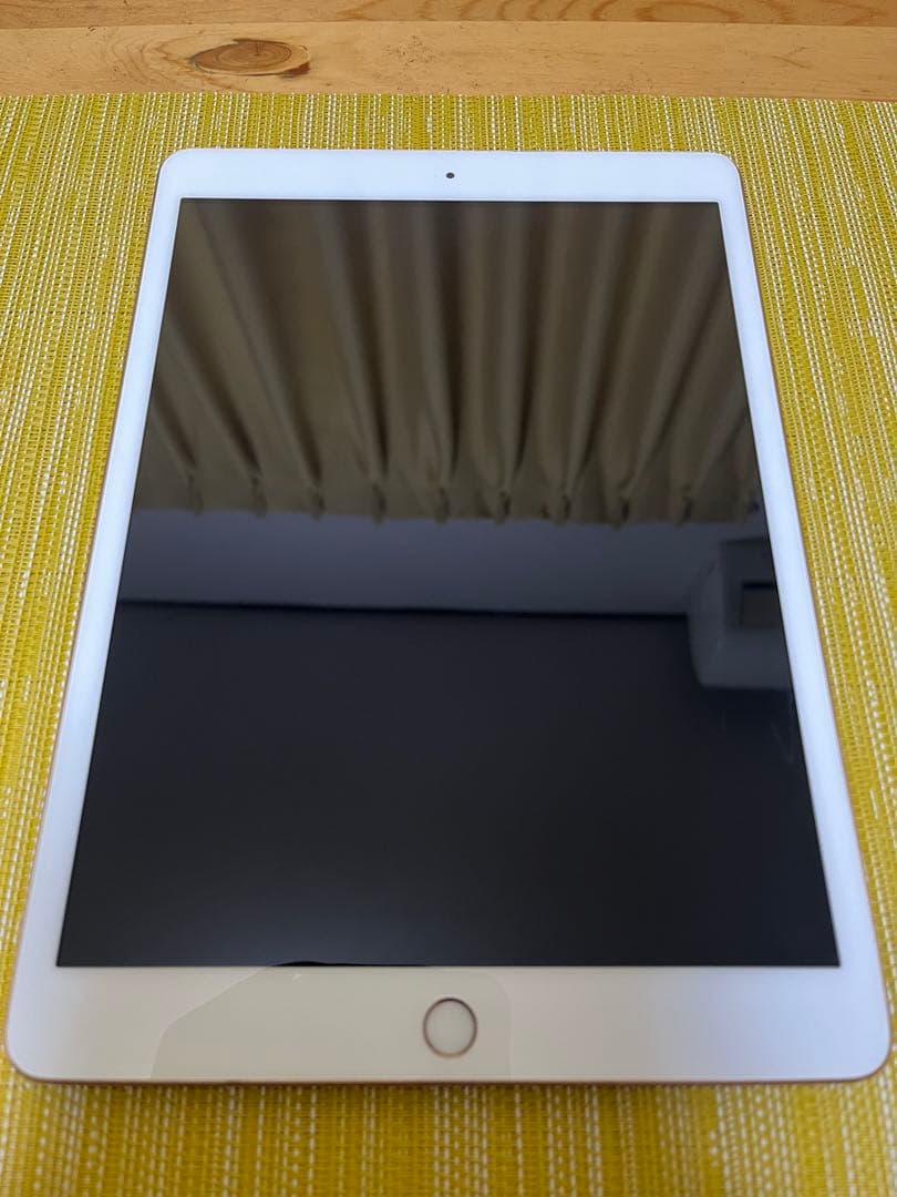 iPad 第8世代 128G wi-fiモデル ゴールド