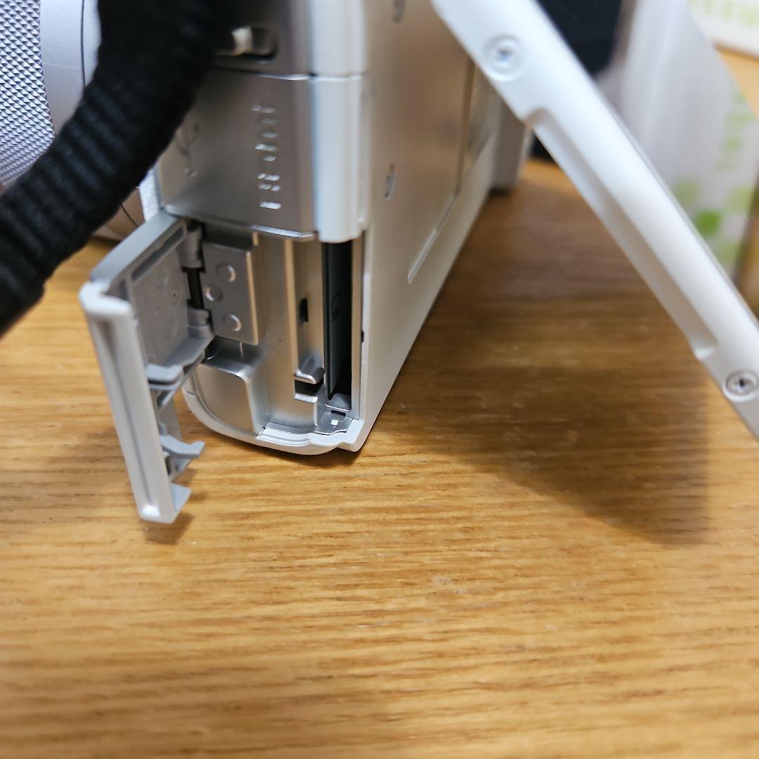 Canon EOSM100 ダブルレンズキット ホワイト