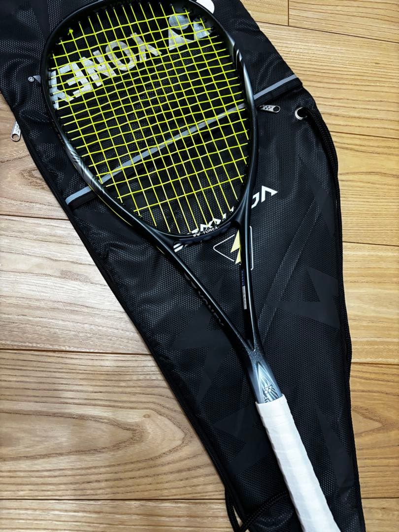 YONEX VOLTAGE 8V ボルトレイジ