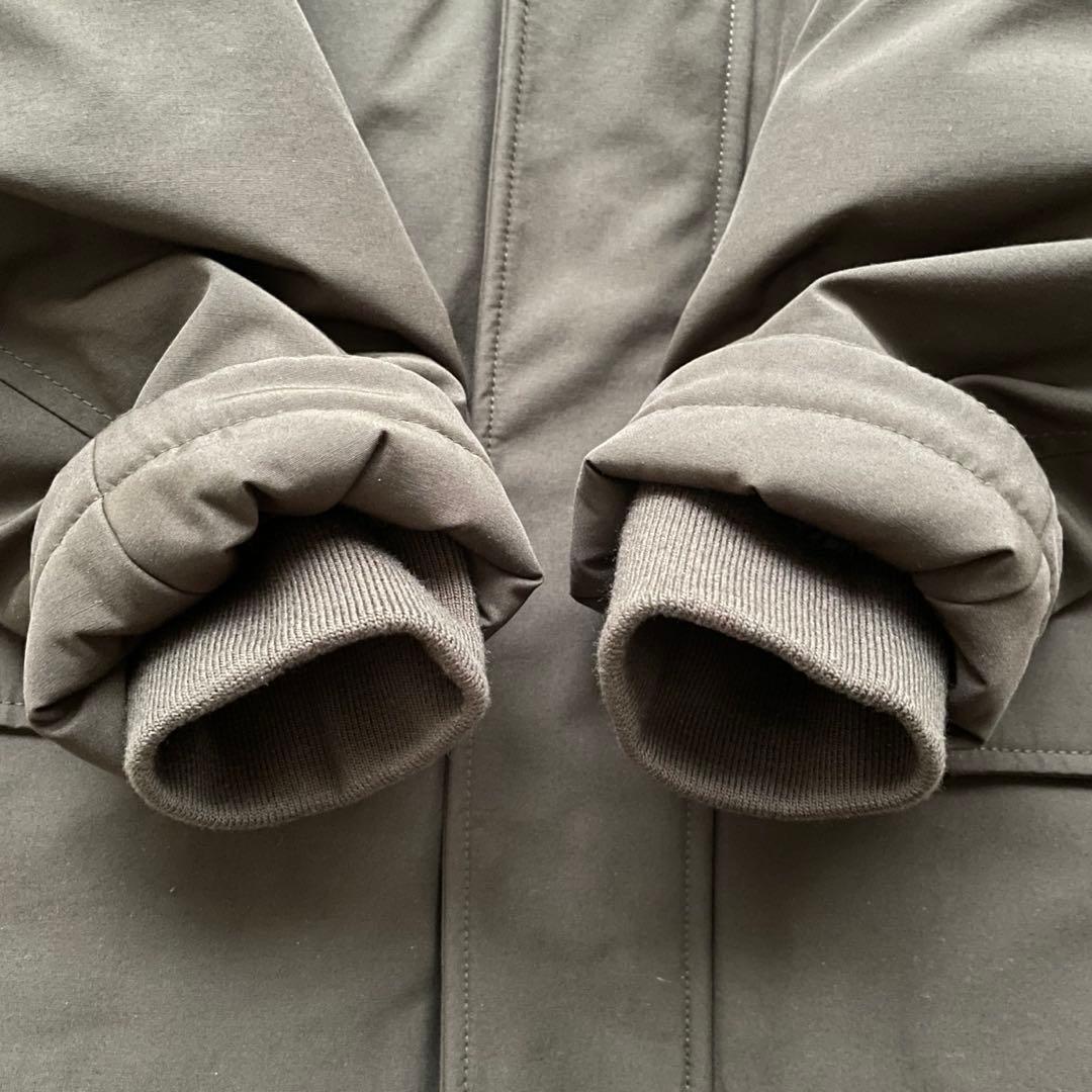 【極美品】着用1回 2023 ユニクロ ウルトラウォームハイブリッドダウンコート