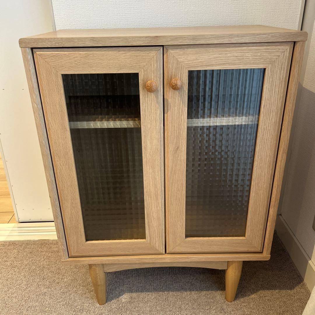 ナチュラルウッド ガラス扉キャビネット　スリム　コンパクト