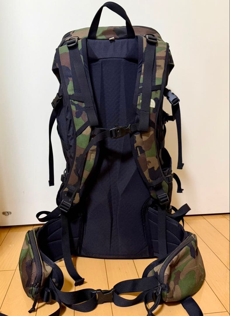 THE NORTH FACE TELLUS 35迷彩リュック
