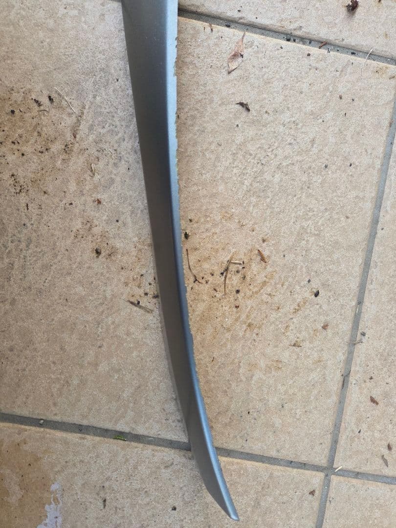 Z12　キューブ　純正オプション　フードモールディング