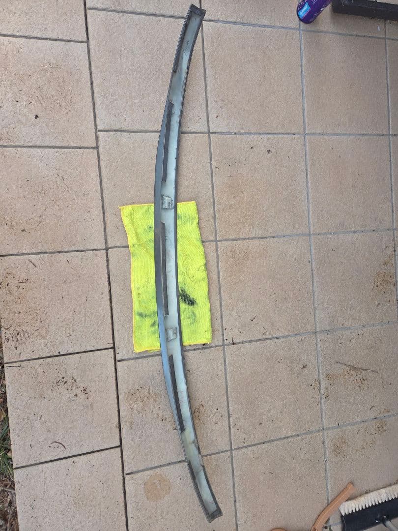 Z12　キューブ　純正オプション　フードモールディング