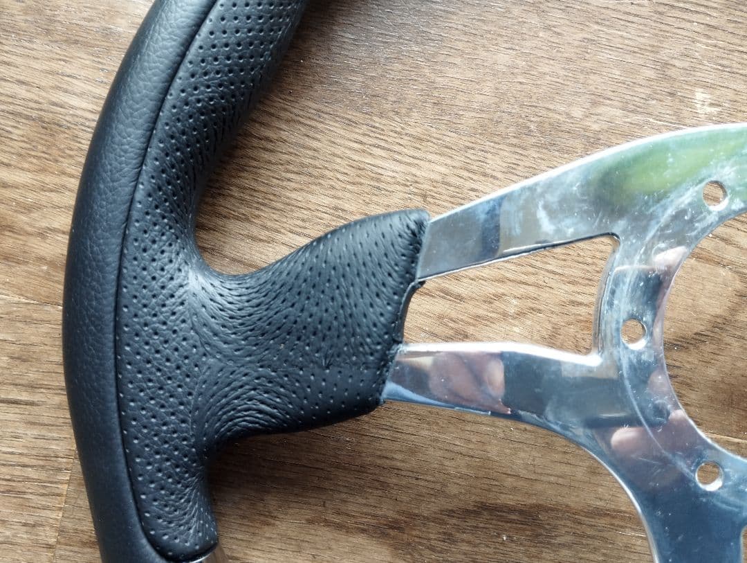 正規品NARDIステアリング綺麗